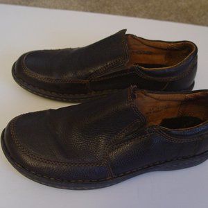 Women Born brown leather slip on shoe siz 6.5 / 37
